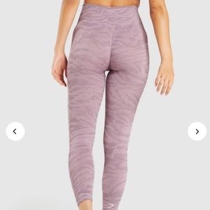 Gymshark adapt animal seamless (size small)